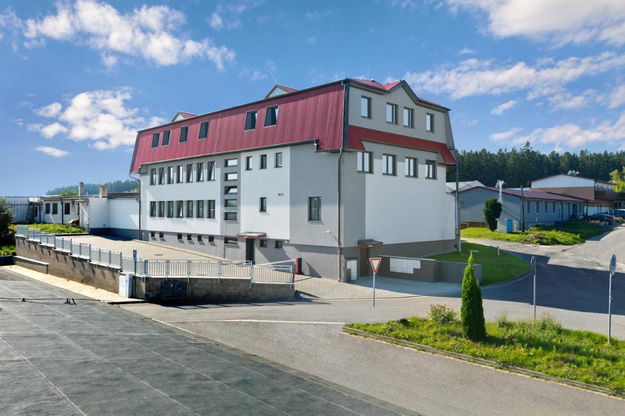 Ala Hotel Бистрице над Пернщейнем Екстериор снимка